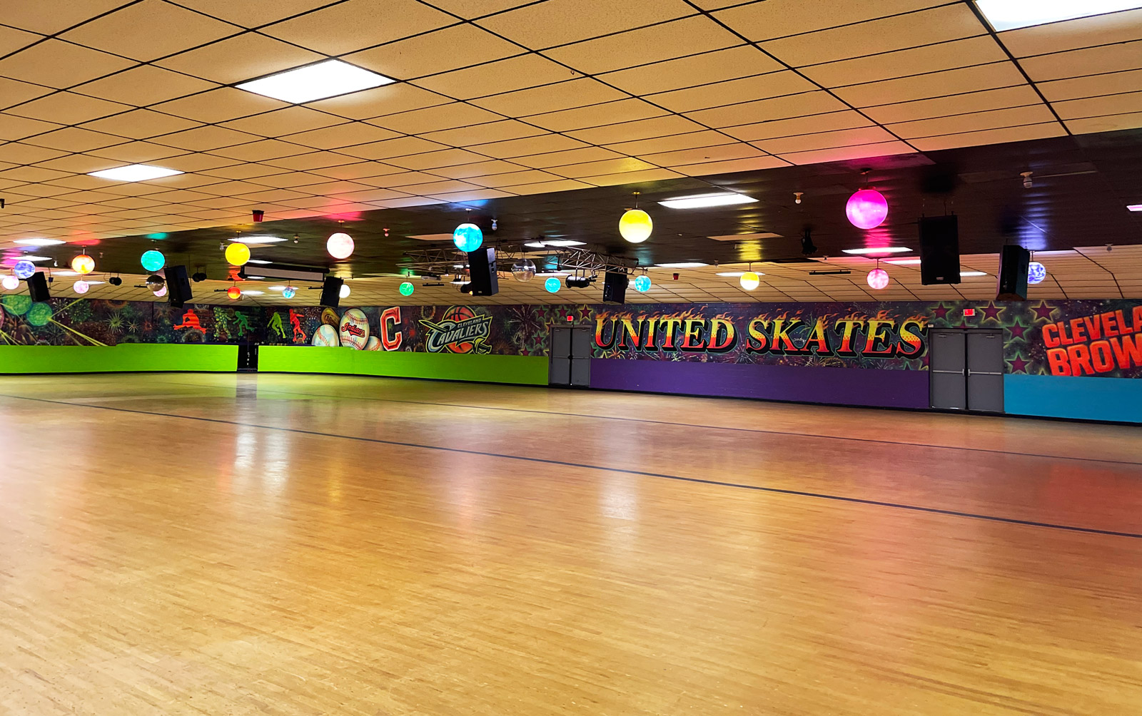 Activities Roller Rink, Arcade, & Cafe United Skates of America